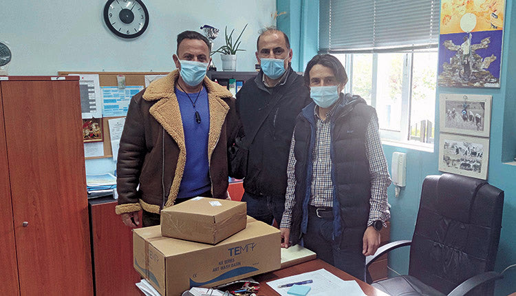 Δωρεά αλλά και ευχές για τα παιδιά της Κλινικής 