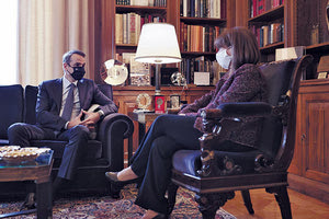 “Οι ειδικοί θα υποδείξουν τον χρόνο εφαρμογής των μέτρων” είπε ο πρωθυπουργός στην Πρόεδρο της Δημοκρατίας