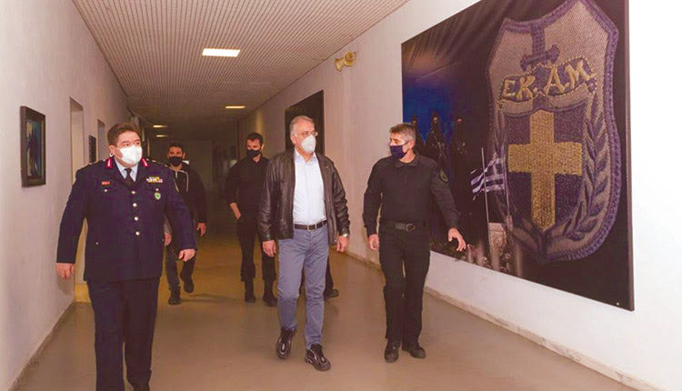 Στην ΕΚΑΜ Θεοδωρικάκος-Καραμαλάκης