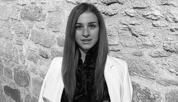 Η πρόεδρος του Συλλόγου Σπουδαστών, κ. Γαρυφαλιά Τσαμαντιώτη