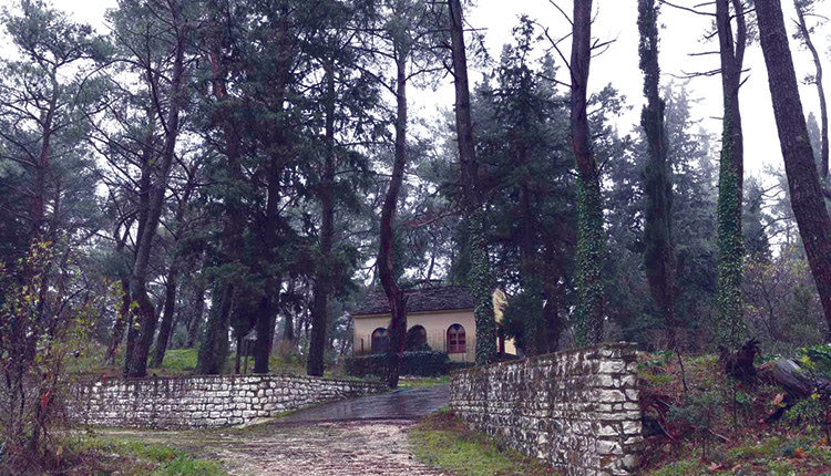 Όλα είναι έτοιμα στο νησί των Ιωαννίνων για την ταφή του Κάρολου Παπούλια