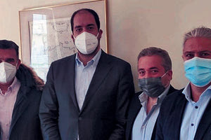 Συναντήθηκαν με τον βουλευτή