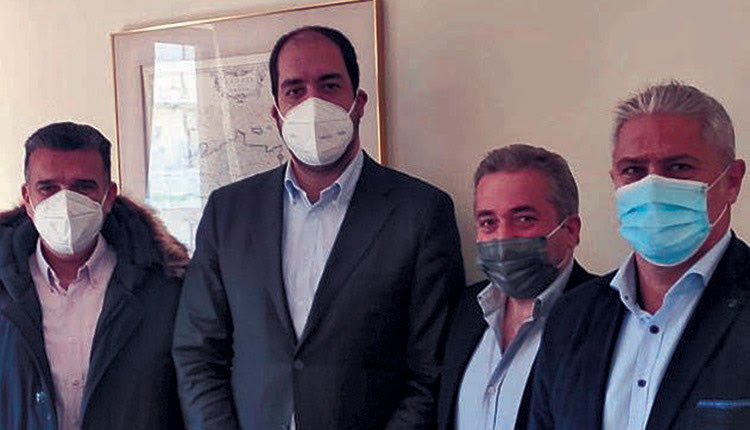 Συναντήθηκαν με τον βουλευτή