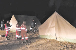 O Ελληνικός Ερυθρός Σταυρός προσφέρει στους σεισμόπληκτους