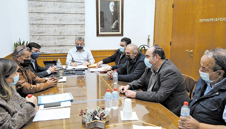 οδικές παρεμβάσεις στις περιοχές Λιγόρτυνου Δήμου Αρχανών Αστερουσίων και Βουτών Δήμου Ηρακλείου υπέγραψε χθες ο περιφερειάρχης
