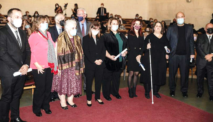 Η Πρόεδρος της Δημοκρατίας βράβευσε τον “Αιματοκρήτη”