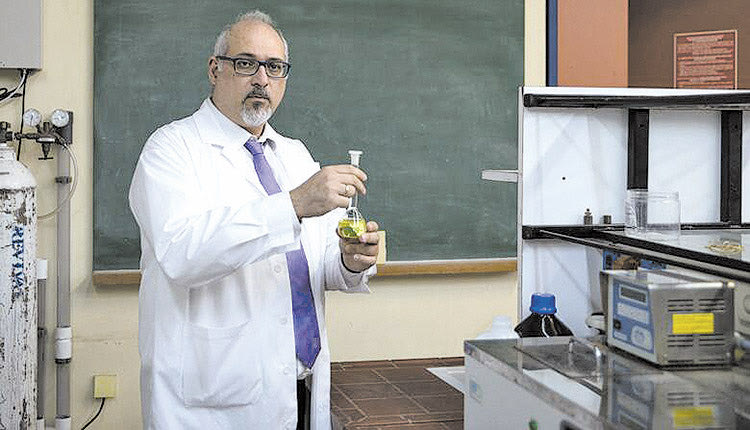 ο καθηγητής Αναλυτικής Χημείας, Νίκος Θωμαΐδης