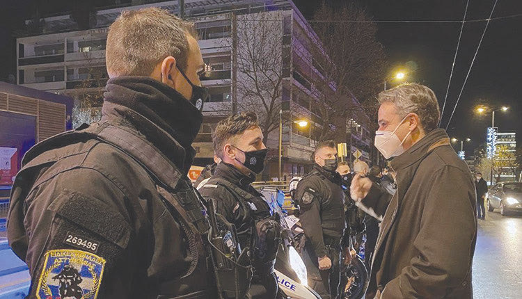 Ευχήθηκαν στους αστυνομικούς Μια καλή κίνηση του Μητσοτάκη το βράδυ της Παραμονής.