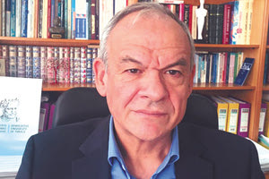 Ο καθηγητής κ. Μανωλόπουλος