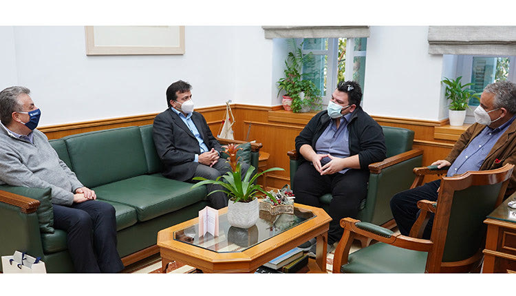 Η Περιφέρεια βράβευσε τον αστροφυσικό Γιάννη Λιοδάκη