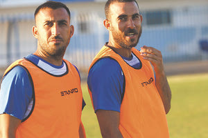 ΔΙΠΛΟ ΜΕΤΑΓΡΑΦΙΚΟ «ΜΠΑΜ» ΑΛΜΥΡΟΥ ΜΕ ΔΗΜΗΤΡΗ ΚΑΙ ΓΙΑΝΝΗ ΚΟΙΛΙΑΡΑ