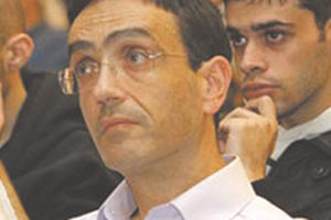 Ο επικεφαλής της Λαϊκής Συσπείρωσης Δημήτρης Βρύσαλης