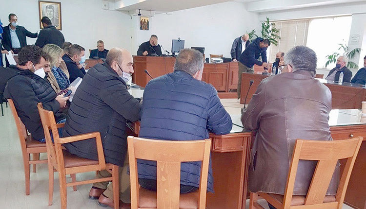 Στιγμιότυπο από τη συνεδρίαση του Δημοτικού Συμβουλίου Φαιστού 