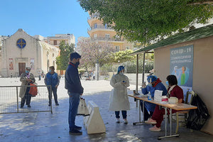 Η ταλαιπωρία του κόσμου για τα rapid test δεν έχει τέλος