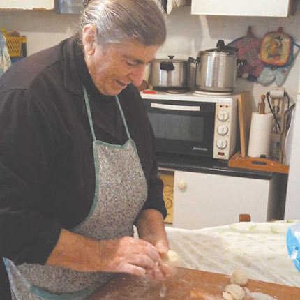 “Όλα εντάξει με την κυρά Περσεφόνη” έγραψε για τη μητέρα του ο Π. Πολάκης 