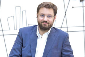 Αισιόδοξος ο νεαρός βουλευτής! «Η χώρα το βράδυ των εκλογών θα έχει σταθερή προοδευτική κυβέρνηση συνεργασίας με πρωθυπουργό τον Τσίπρα» ανέφερε σε ανάρτησή του ο βουλευτής του ΣΥΡΙΖΑ, Κώστας Ζαχαριάδης.