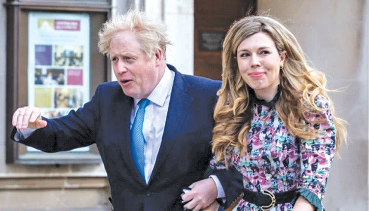 Στόχος νέων επικρίσεων αλλά και αστυνομικής έρευνας είναι ο Βρετανός πρωθυπουργός Μπόρις Τζόνσον