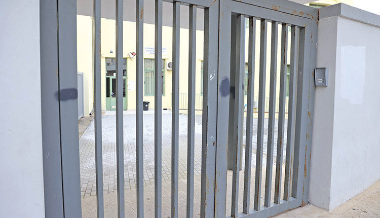 ΠΡΟΒΛΗΜΑΤΙΖΕΙ Η ΕΙΚΟΝΑ ΤΩΝ ΣΧΟΛΕΙΩΝ ΤΗΣ ΚΡΗΤΗΣ Κρούσματα, καταλήψεις και… στο βάθος προσλήψεις