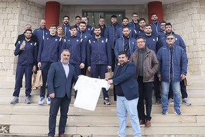 Η εθνική ομάδα στα γραφεία της Ένωσης Ηρακλείου με τον κ. Γαβαλά