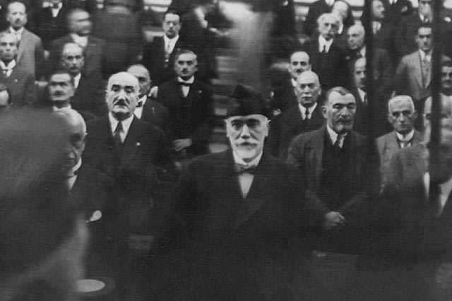 ΦΩΤΟΗΜΕΡΑΣ: Ο Ελευθέριος Βενιζέλος σε ορκωμοσία στη Βουλή το 1928.
