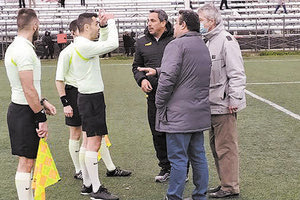 Διαμαρτυρίες Σκέντζου στον διαιτητή του χθεσινού αγώνα