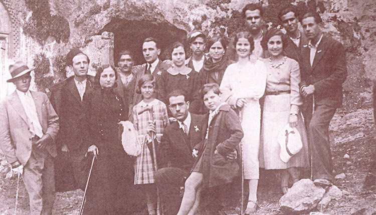 ΣΤΟ ΝΕΟ ΗΜΕΡΟΛΟΓΙΟ ΤΟΥ ΜΟΡΦΩΤΙΚΟΥ ΕΚΠΟΛΙΤΙΣΤΙΚΟΥ ΣΥΛΛΟΓΟΥ Παλαινές παρέες με φόντο το Αβδού