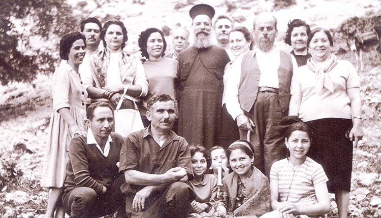 ΣΤΟ ΝΕΟ ΗΜΕΡΟΛΟΓΙΟ ΤΟΥ ΜΟΡΦΩΤΙΚΟΥ ΕΚΠΟΛΙΤΙΣΤΙΚΟΥ ΣΥΛΛΟΓΟΥ Παλαινές παρέες με φόντο το Αβδού