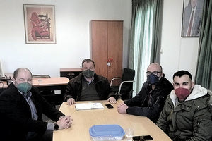 Συνάντηση με εκπροσώπους της Ένωσης Λιμενικών Κρήτης και συγκεκριμένα τον πρόεδρο Εμμ. Αθουσάκη και τα μέλη Ευ. Δεληγιάννη και Αντ.  Στρατιδάκη, είχε ο βουλευτής Ηρακλείου του Κινήματος Αλλαγής Βασίλης Κεγκέρογλου.