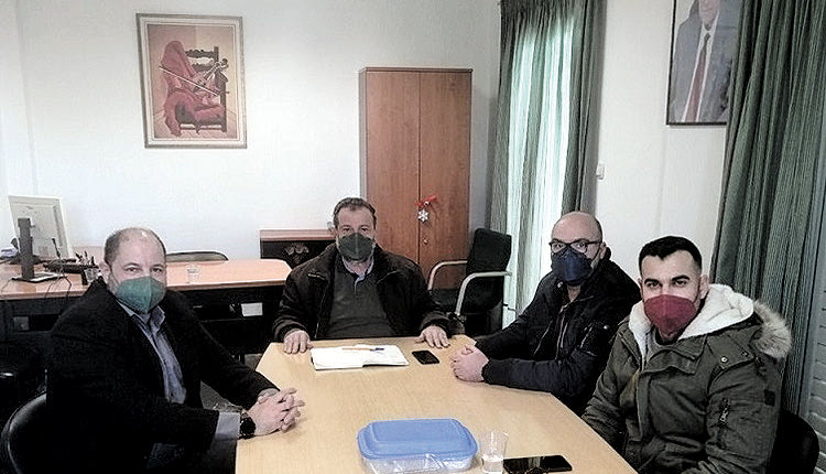 Συνάντηση με εκπροσώπους της Ένωσης Λιμενικών Κρήτης και συγκεκριμένα τον πρόεδρο Εμμ. Αθουσάκη και τα μέλη Ευ. Δεληγιάννη και Αντ.  Στρατιδάκη, είχε ο βουλευτής Ηρακλείου του Κινήματος Αλλαγής Βασίλης Κεγκέρογλου.
