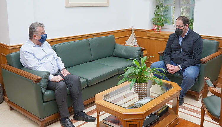 Από τη συνάντηση με το δήμαρχο Ανωγείων 