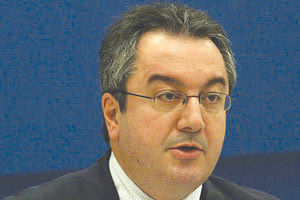 ο Ηλίας Μόσιαλος