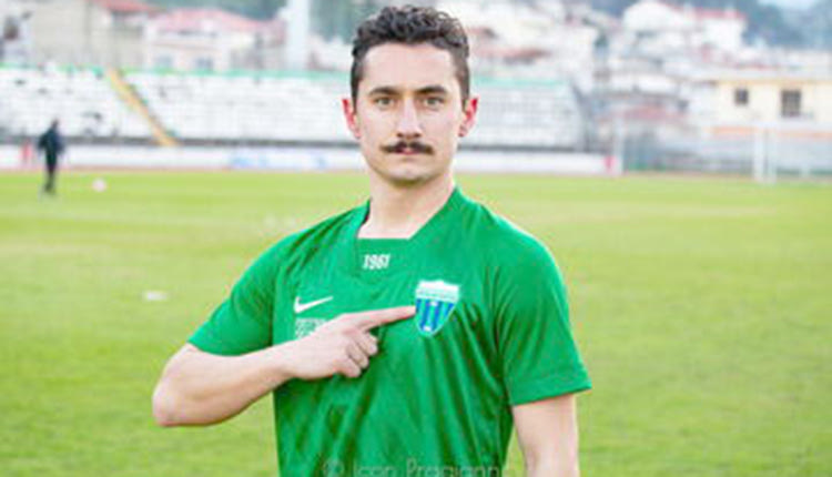 ο Μανώλης Ροβίθης