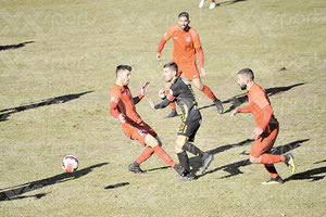 Φάση από το χθεσινό ματς της Ρόδου με πρωταγωνιστή τον Μπρουσέλη