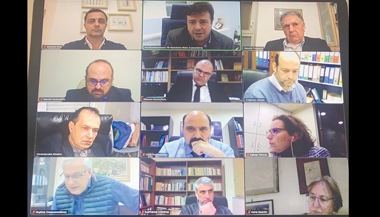 Τηλεδιάσκεψη για το ζήτημα αντιμετώπισης των προβλημάτων από τον σεισμό της 27ης Σεπτεμβρίου πραγματοποιήθηκε χθες υπό τον Υφυπουργό παρά τω πρωθυπουργώ Χρήστο Τριαντόπουλο. Στην τηλεδιάσκεψη συμμετείχαν μεταξύ άλλων εκπρόσωποι από τα συναρμόδια Υπουργεία, οι δήμαρχοι Μινώα Πεδιάδος και Αρχανών Αστερουσίων, ο αντιπεριφερειάρχης Νίκος Συριγωνάκης, εκπρόσωποι της «Αρωγής», παραγωγικών φορέων, αλλά και ο βουλευτής Νέας Δημοκρατίας Ηρακλείου Μάξιμος Σενετάκης.