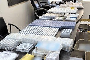 Μεταξύ των κατασχεθέντων ήταν και 124.000 ευρώ