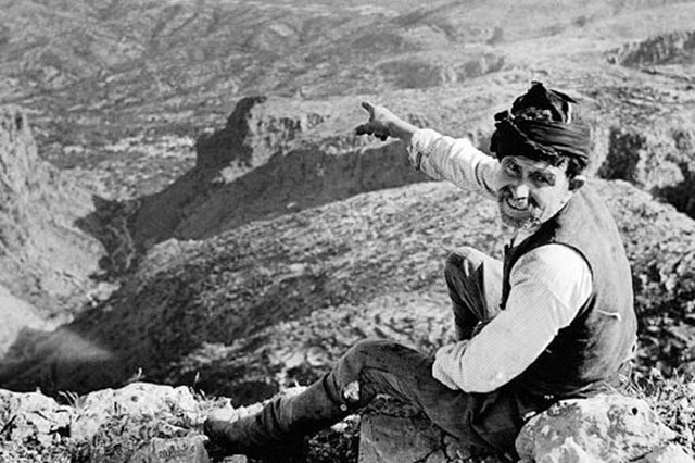 ΦΩΤΟΗΜΕΡΑΣ: Στα Λασιθιώτικα βουνά το 1954. Φωτογραφία του Bernd Lohse.
