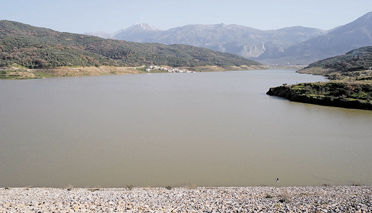 Η ΠΟΛΙΤΙΚΗ ΓΙΑ ΤΟ ΝΕΡΟ  Γεμίζει το φράγμα με... σταθερές τιμές 