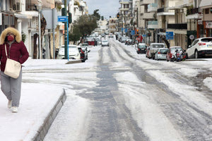 Aυτό το άτυπο lockdown σε πολλές περιοχές, είναι ικανό να επιδράσει στην εξέλιξη της πανδημίας, σημείωσε ο καθηγητής