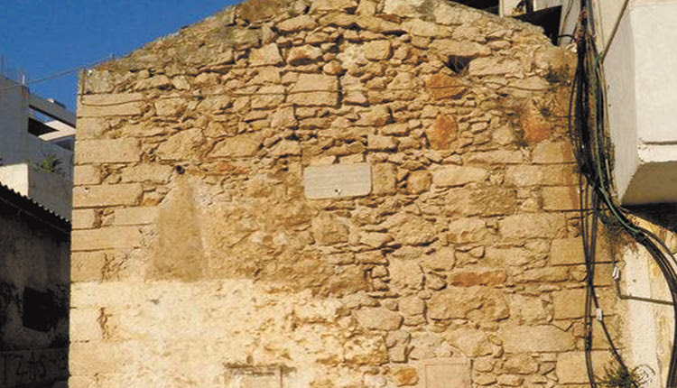 Ο χαζινές (βρύση) της «Μεσκινιάς»  κατασκευάστηκε το 1890 μετά από επίμονες προσπάθειες των λεπρών. Υπάρχει μέχρι και σήμερα στη Χρυσοπηγή