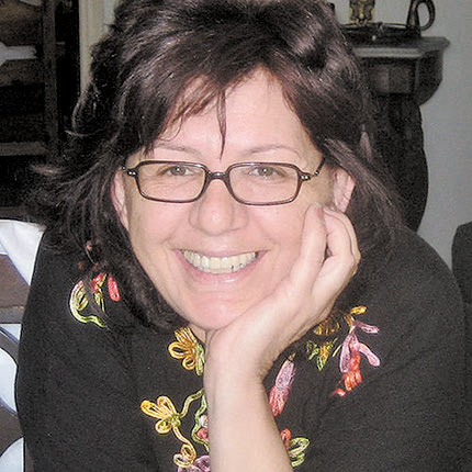 Η αρχαιολόγος κ.  Λιάνα Σταρίδα