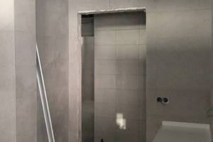 Ακόμα δεν είναι έτοιμα τα αποδυτήρια στο κολυμβητήριο