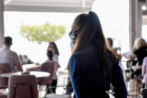 Από σήμερα, επανέρχεται η μουσική ενώ τα καταστήματα δε θα βάζουν λουκέτο πλέον τα μεσάνυχτα