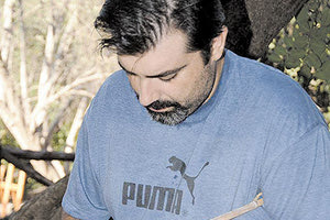 Ο άτυχος εκπαιδευτικός, εικαστικός, Μάριος Παπουτσάκης