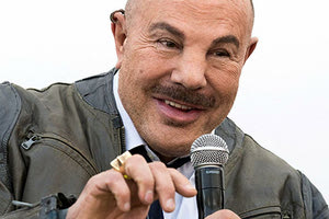 “Έφυγε” στα 73 του ο σχεδιαστής μόδας Τιερί Μιγκλέρ