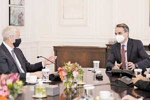 Συνάντηση Μητσοτάκη με τον CEO της JP Morgan