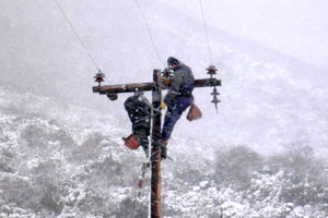 εργαζόμενοι που παρέμειναν στο καθήκον μέσα στον χιονιά