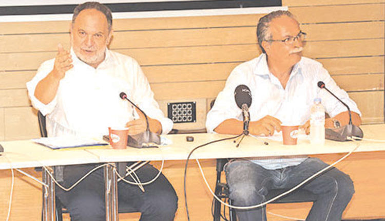 Στην Αθήνα θα βρίσκονται σήμερα εκ μέρους της ΠΕΔ Κρήτης ο πρόεδρος Γιάννης Κουράκης και ο γραμματέας Γιάννης Μαλανδράκης. Θα έχουν επαφές μεταξύ άλλων με τον αναπληρωτή  υπουργό Εσωτερικών κ. Πέτσα,  με τον  υπουργό Ναυτιλίας και Νησιωτικής Πολιτικής κ. Πλακιωτάκη και μετον διοικητή της Εθνικής Διαφάνειας κ. Μπίνη.