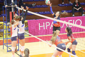 Φάση από το παιχνίδι γυναικών ΑΘΛΕΣΗ - Μεσσαρά