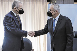 Ορκίστηκε Έλληνας πολίτης ο ιστορικός και συγγραφέας Μαρκ Μαζάουερ