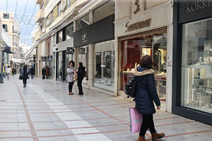 Σε πολύ χαμηλά επίπεδα η αγοραστική κίνηση την περίοδο εκπτώσεων